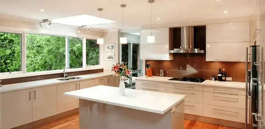 Kitchen cabinet refacing and remodel results in a modern kitchen in Long Beach, CA